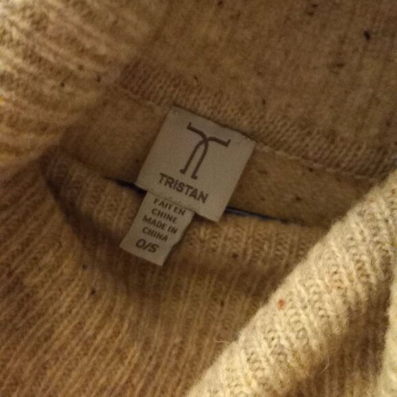 TURTLENECK PONCHO O/S ONE SIZE - Picture 3 of 3